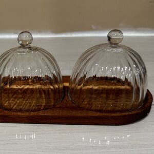 Zara Home 3 pc Clear Glass Cloche Domes on a Wooden Tray Charcuterie Baked goods